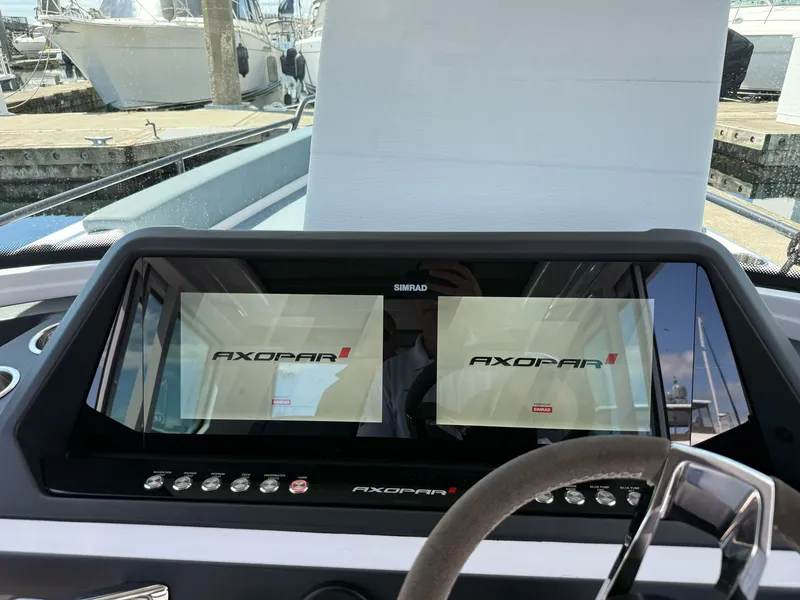 Slide: The Image of Axopar 28 CABIN 2022 - 54
