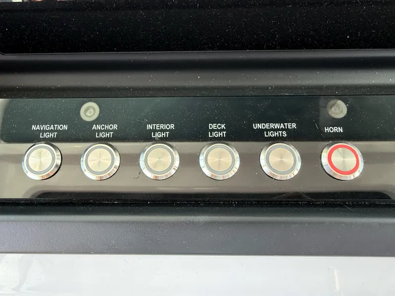 Slide: The Image of Axopar 28 CABIN 2022 - 64