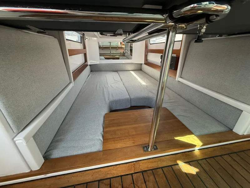 Slide: The Image of Axopar 28 CABIN 2022 - 71