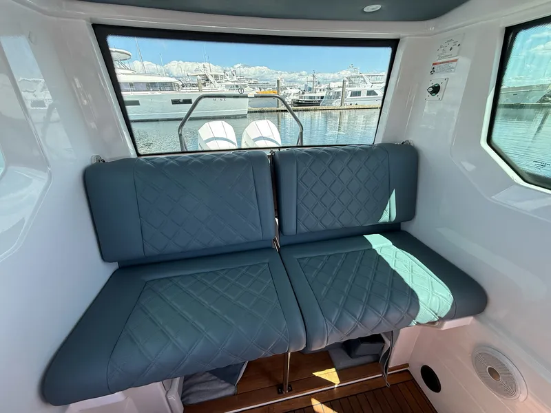 Slide: The Image of Axopar 28 CABIN 2022 - 72