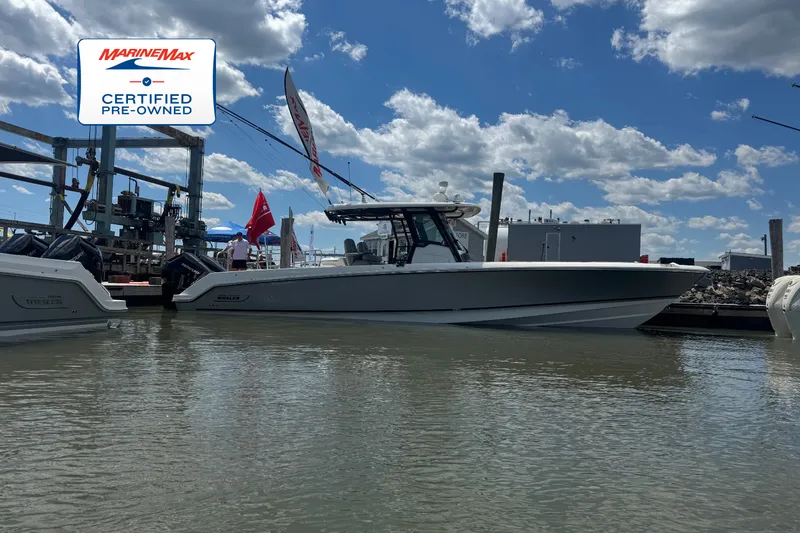 The Image of Boston Whaler 330 Outrage 2024 - 0