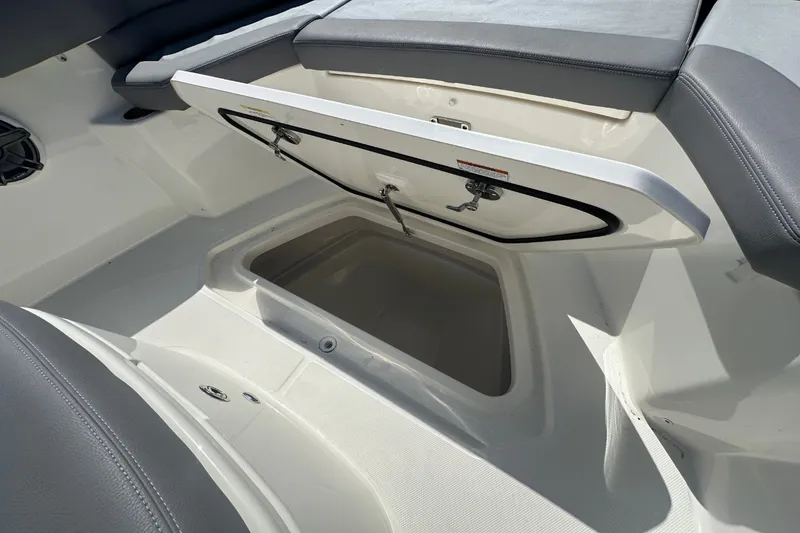 Slide: The Image of Boston Whaler 330 Outrage 2024 - 22