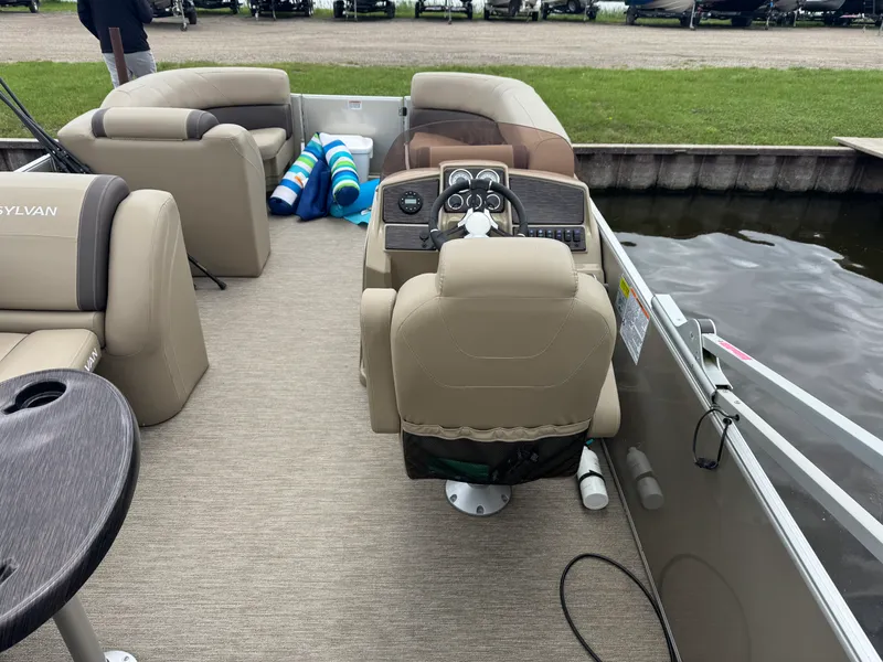 Slide: The Image of Sylvan 8522 MIRAGE CRUISE 2021 - 11
