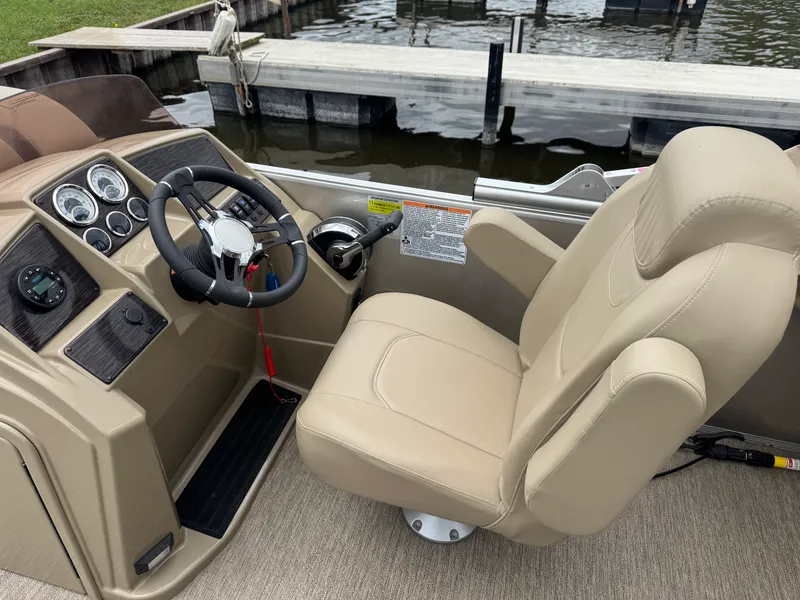 Slide: The Image of Sylvan 8522 MIRAGE CRUISE 2021 - 12