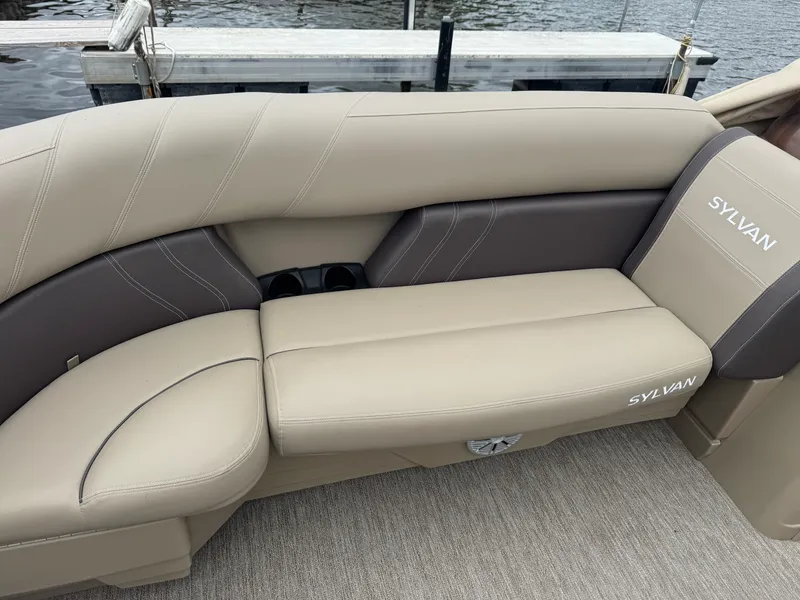 Slide: The Image of Sylvan 8522 MIRAGE CRUISE 2021 - 8