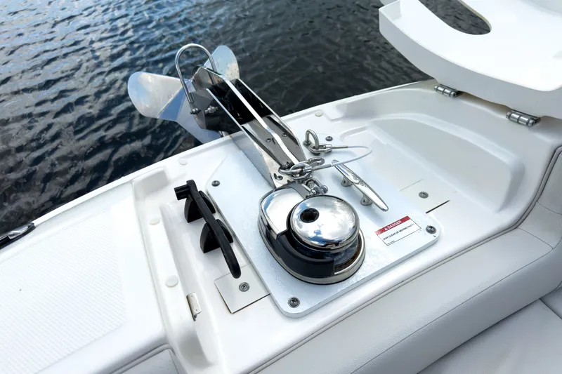 Slide: The Image of Sea Ray SDX 270 Outboard 2024 - 20