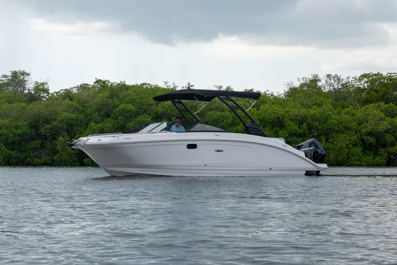 Slide: The Image of Sea Ray SDX 270 Outboard 2024 - 2