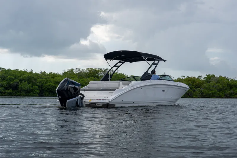 Slide: The Image of Sea Ray SDX 270 Outboard 2024 - 3