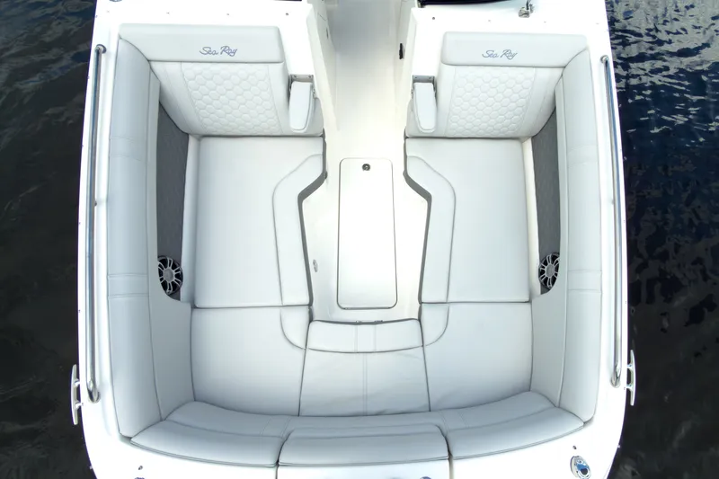 Slide: The Image of Sea Ray SDX 270 Outboard 2024 - 21