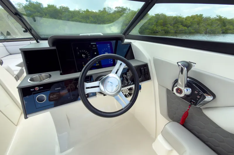 Slide: The Image of Sea Ray SDX 270 Outboard 2024 - 10