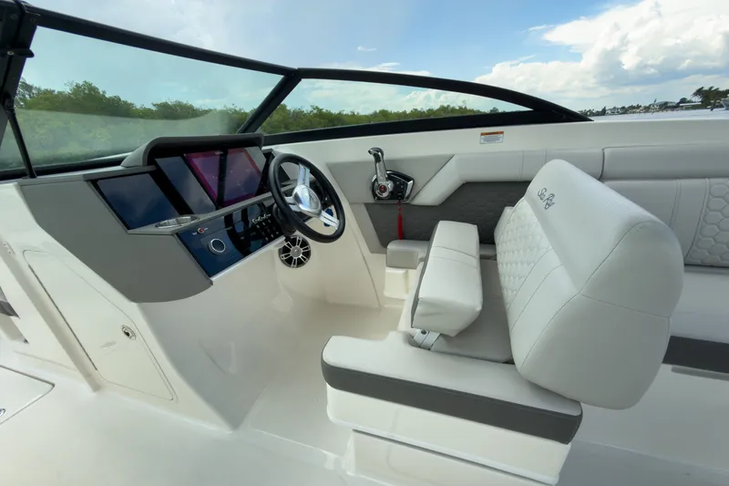 Slide: The Image of Sea Ray SDX 270 Outboard 2024 - 9
