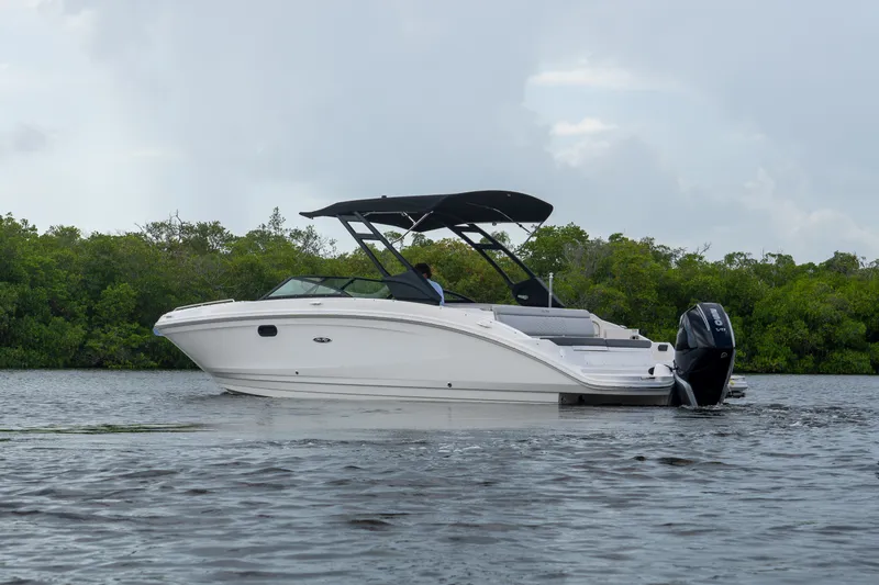 Slide: The Image of Sea Ray SDX 270 Outboard 2024 - 1