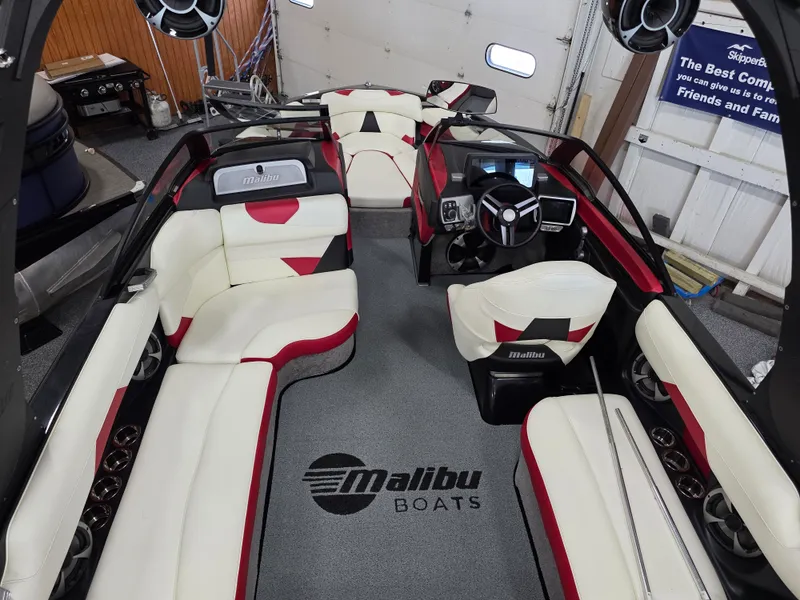 Slide: The Image of Malibu 22VLX 2018 - 3
