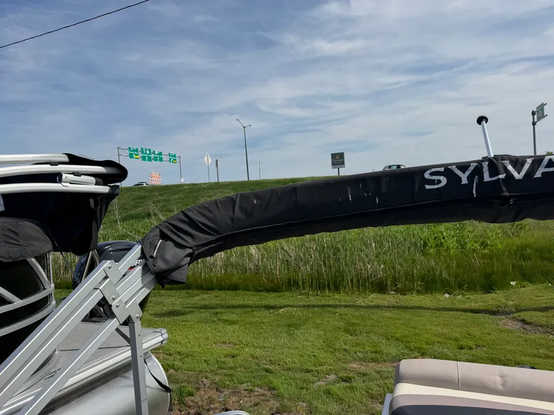 Slide: The Image of Sylvan 820 MIRAGE 2013 - 14