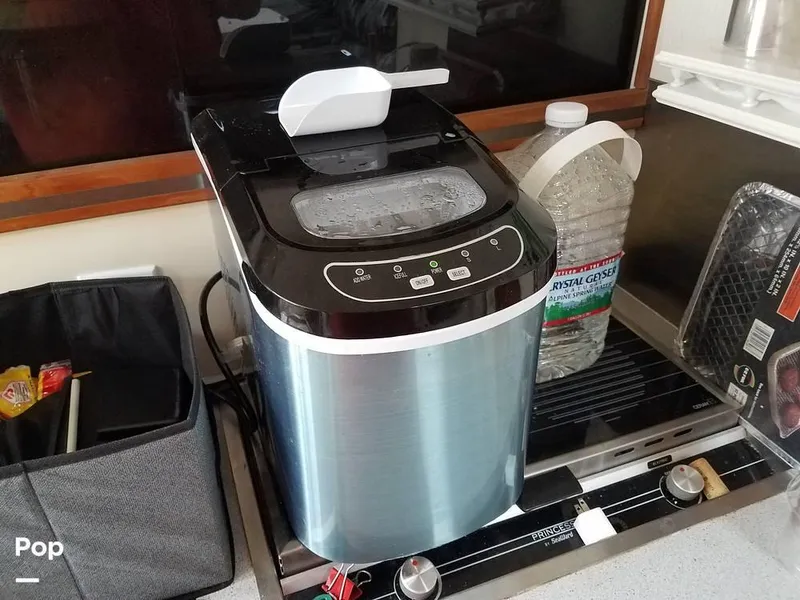 Slide: The Image of 1990 Trojan 8.6 Meter for sale in Philadelphia, PA - 36