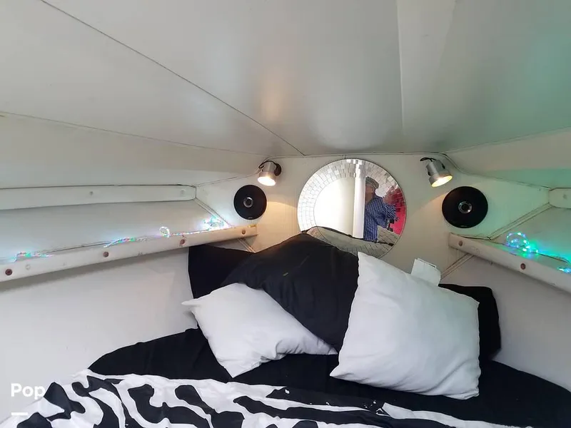 Slide: The Image of 1990 Trojan 8.6 Meter for sale in Philadelphia, PA - 52