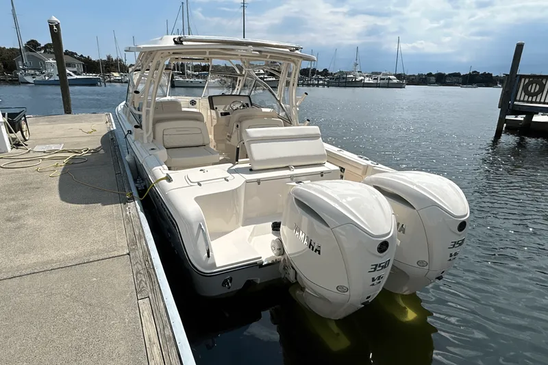 Slide: The Image of Grady-White Freedom 285 2026 - 10