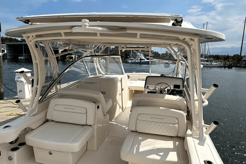 Slide: The Image of Grady-White Freedom 285 2026 - 11