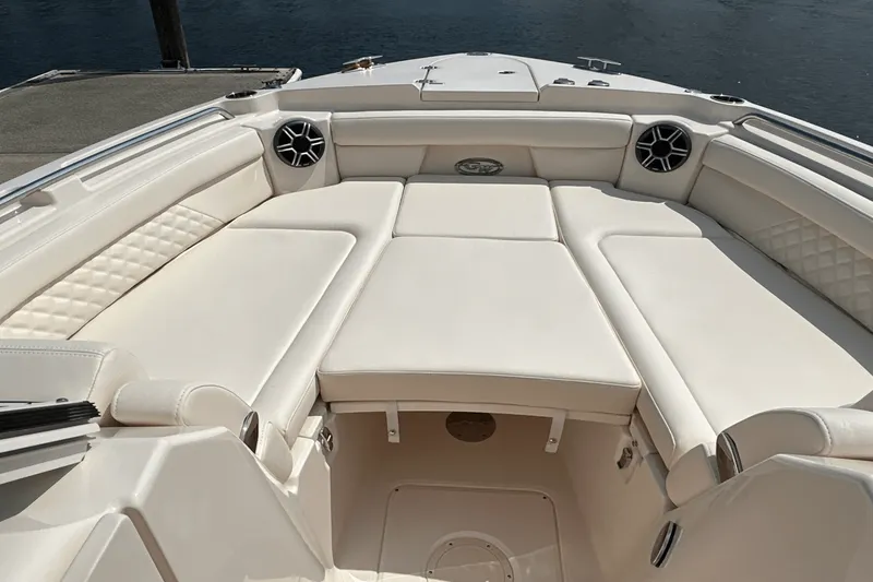 Slide: The Image of Grady-White Freedom 285 2026 - 14