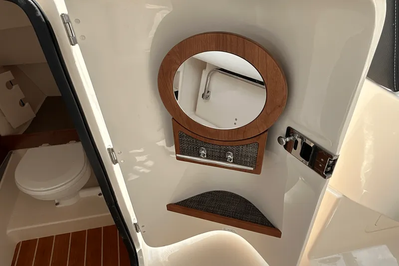 Slide: The Image of Grady-White Freedom 285 2026 - 15