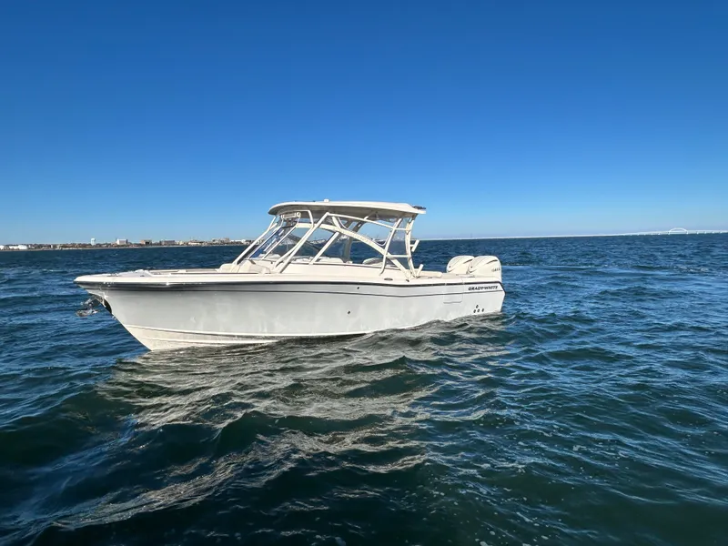 Slide: The Image of Grady-White Freedom 285 2026 - 2