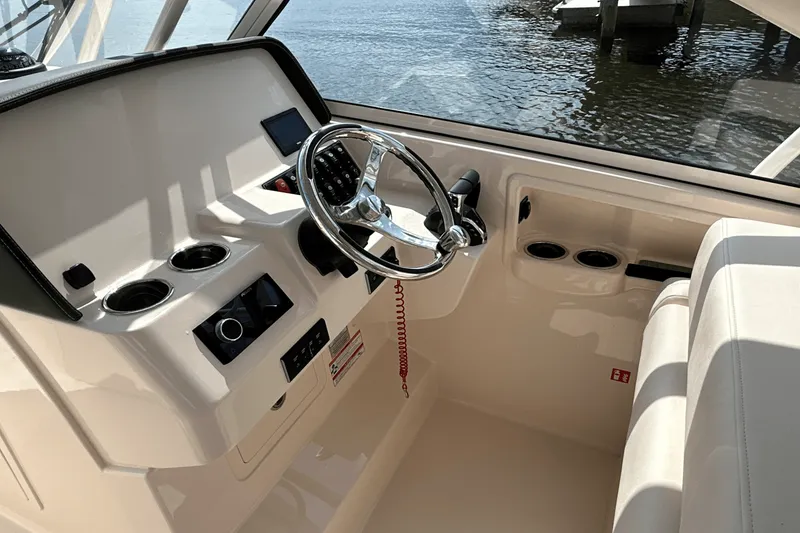 Slide: The Image of Grady-White Freedom 285 2026 - 20