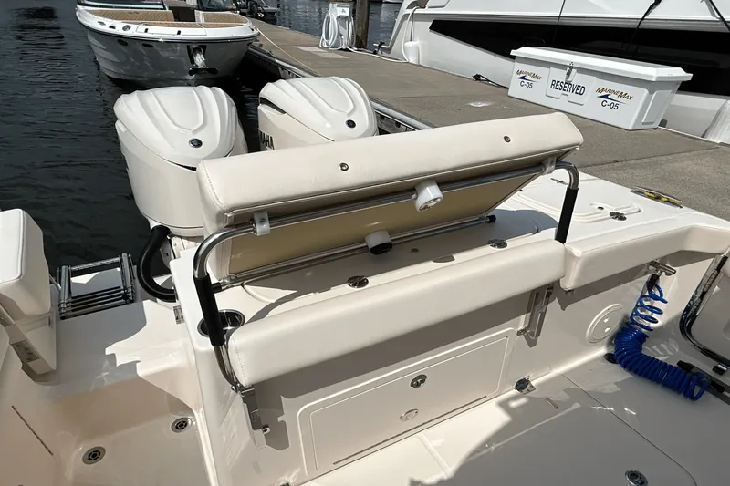 Slide: The Image of Grady-White Freedom 285 2026 - 24