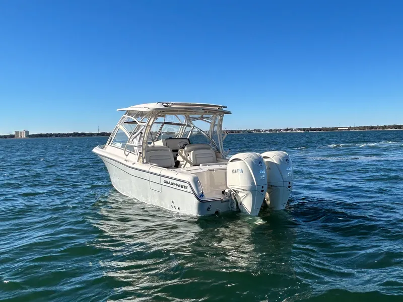 Slide: The Image of Grady-White Freedom 285 2026 - 4