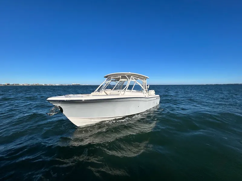 Slide: The Image of Grady-White Freedom 285 2026 - 8