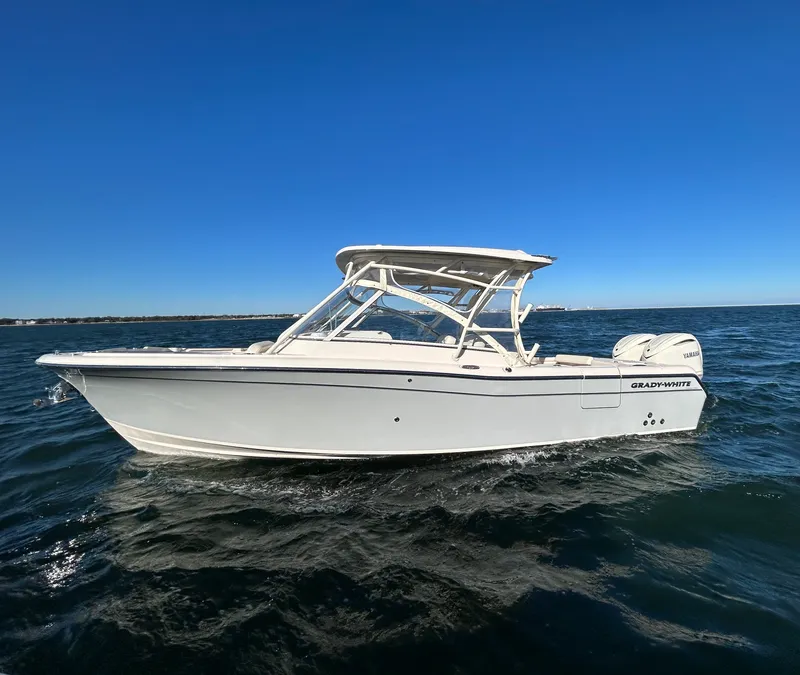 Slide: The Image of Grady-White Freedom 285 2026 - 9