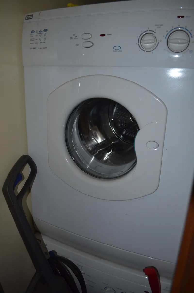 Slide: The Image of Laundry Center - 25