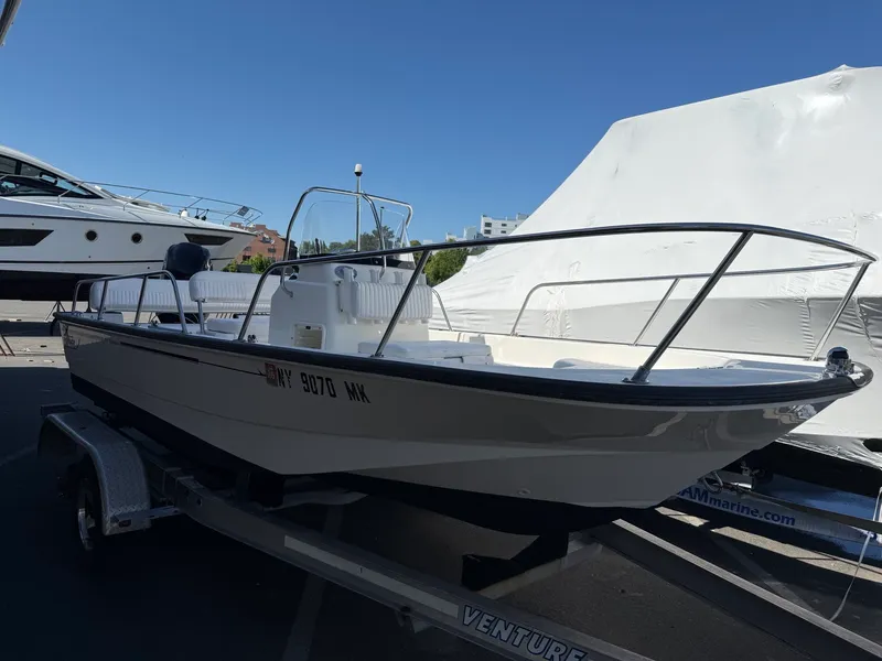 Slide: The Image of Boston Whaler 170 MONTAUK 2014 - 2