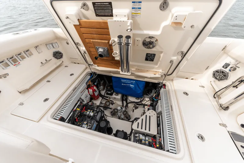 Slide: The Image of Boston Whaler 380 Realm 2024 - 102