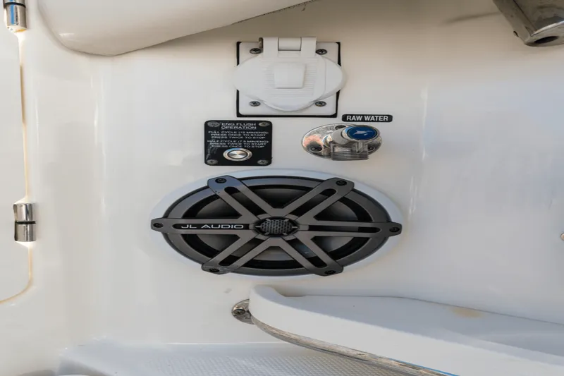 Slide: The Image of Boston Whaler 380 Realm 2024 - 113