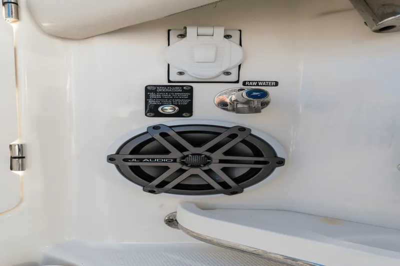 Slide: The Image of Boston Whaler 380 Realm 2024 - 120