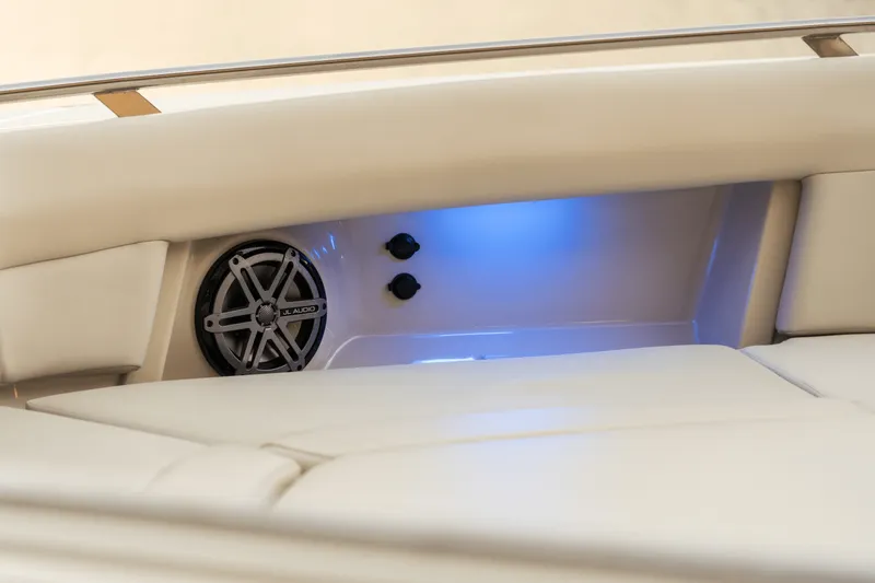 Slide: The Image of Boston Whaler 380 Realm 2024 - 48