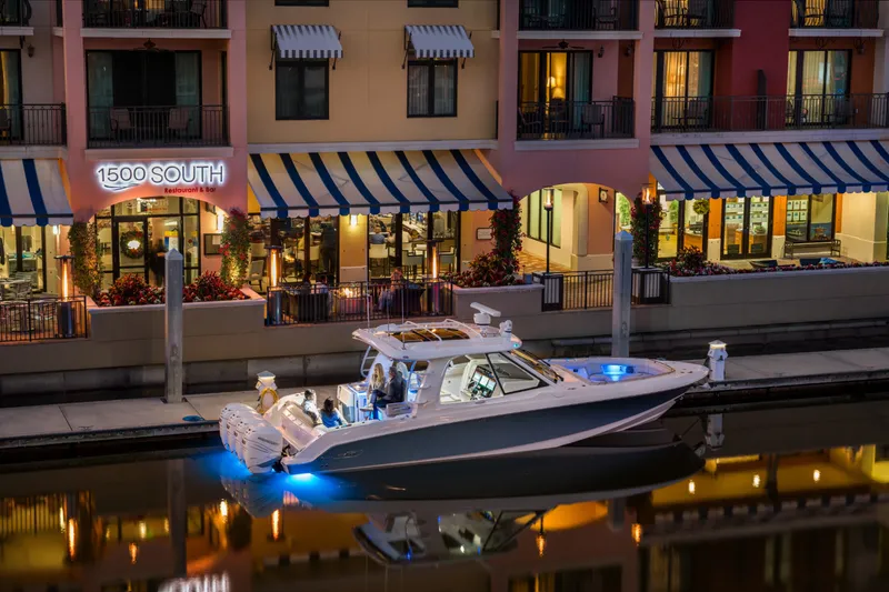 Slide: The Image of Boston Whaler 380 Realm 2024 - 5