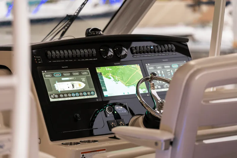 Slide: The Image of Boston Whaler 380 Realm 2024 - 60