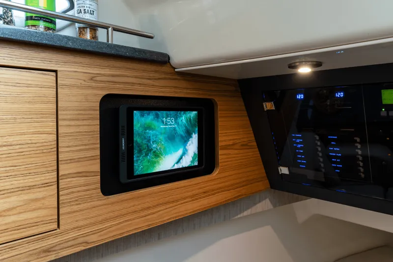 Slide: The Image of Boston Whaler 380 Realm 2024 - 62