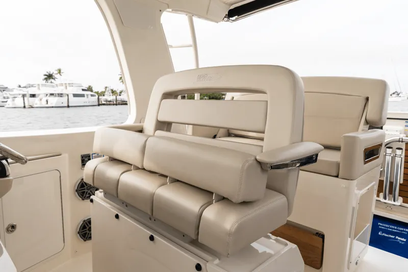 Slide: The Image of Boston Whaler 380 Realm 2024 - 98