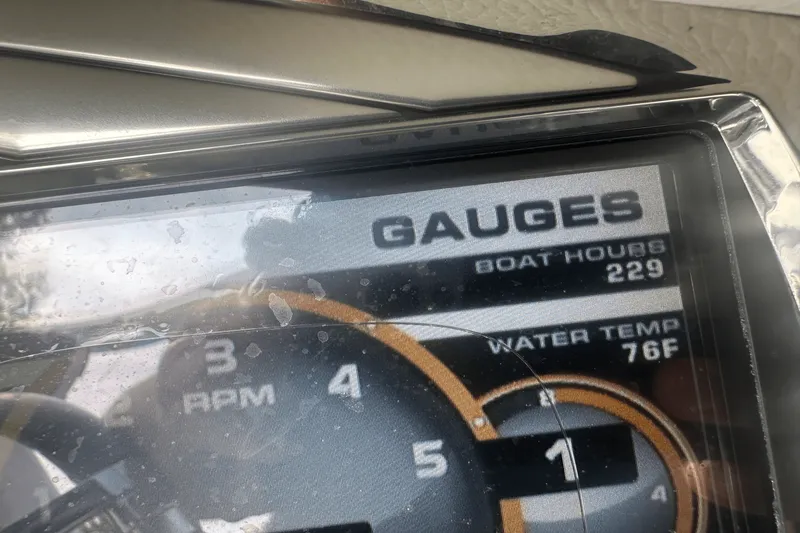 Slide: The Image of Tige Z1 2014 - 18