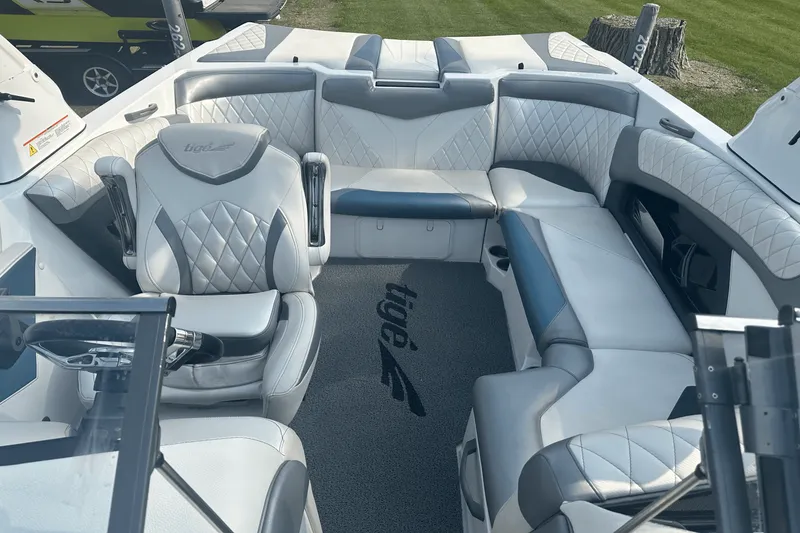 Slide: The Image of Tige Z1 2014 - 26