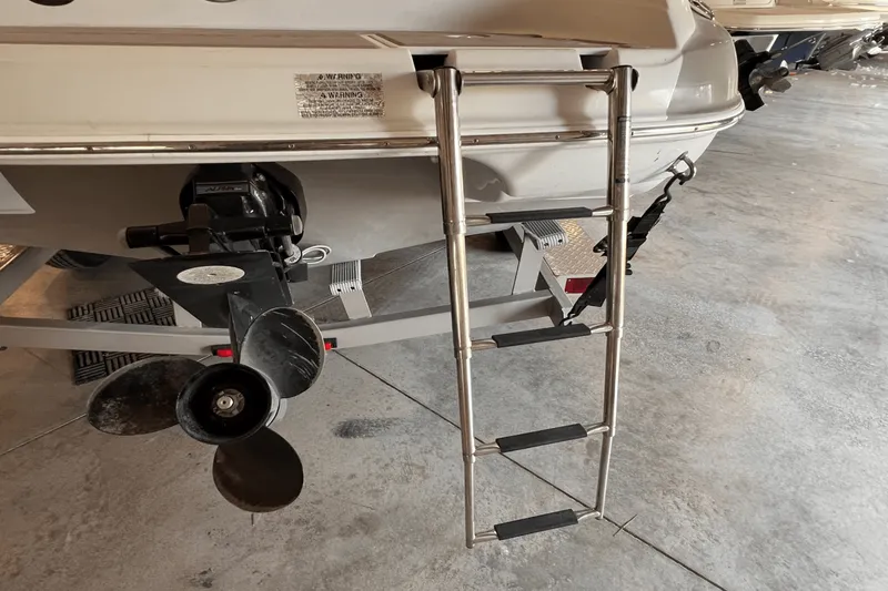 Slide: The Image of Crownline Boats 21 SS 2016 - 13