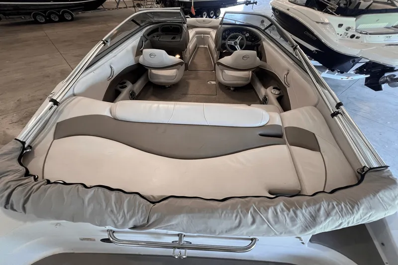 Slide: The Image of Crownline Boats 21 SS 2016 - 17