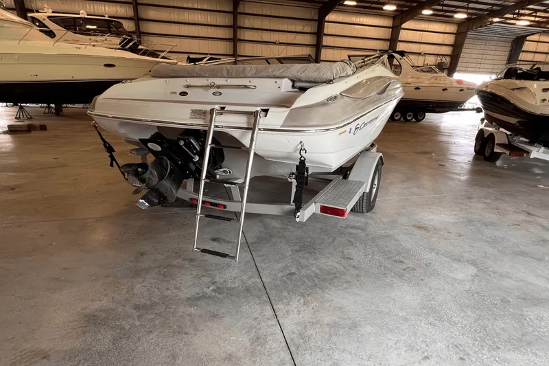 Slide: The Image of Crownline Boats 21 SS 2016 - 2