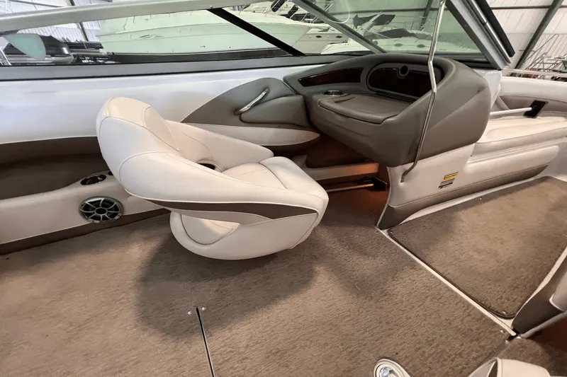 Slide: The Image of Crownline Boats 21 SS 2016 - 24