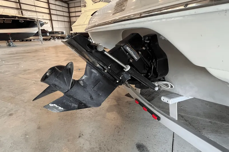 Slide: The Image of Crownline Boats 21 SS 2016 - 3