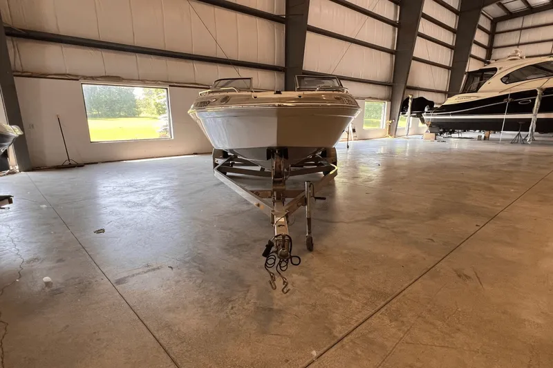 Slide: The Image of Crownline Boats 21 SS 2016 - 9