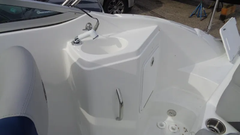 Slide: The Image of Hurricane SunDeck 2200 OB 2018 - 11