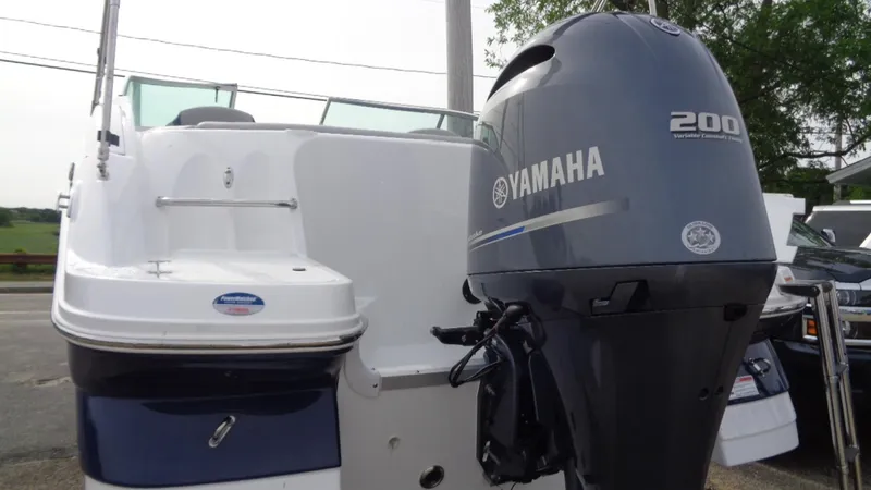 Slide: The Image of Hurricane SunDeck 2200 OB 2018 - 12